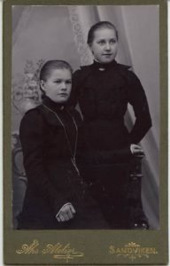 Åhs Atelier visitkort Sandviken (PF38710).
