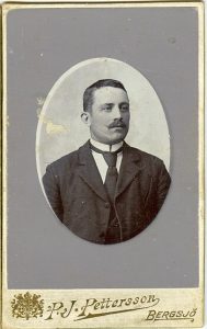 P.J. Pettersson visitkort Bergsjö (PF80456).